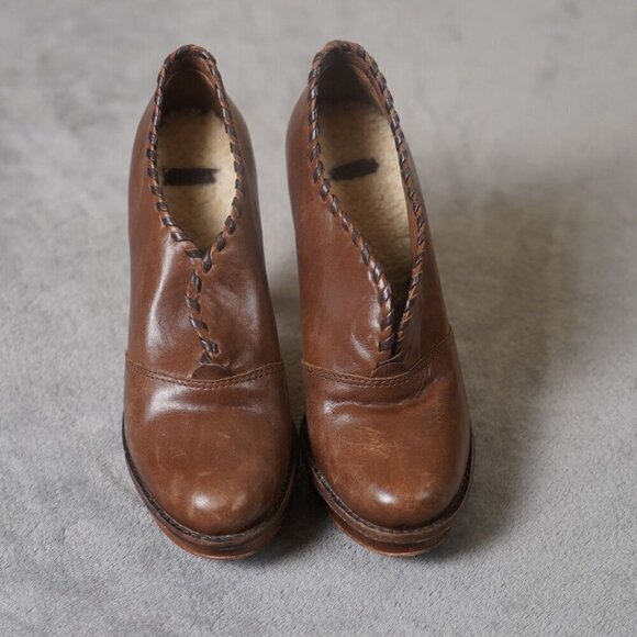 UGG Jamison Ankle Heeled Bootie Brown Distressed Leather Shearling Lined Size 8 - Picture 3 of 12